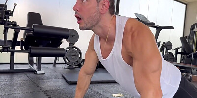 Amazing Babe Gets Help From A Stud At The Gym