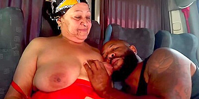 Une Vraie Grand Mere Bbw De 72 Ans Avec Un Foulard Et De G