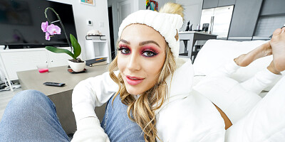 Ana Rose looks cute in her wintery outfit and sucking dick