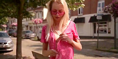 Bernie Swintis - Sexy Pink Summer Dress