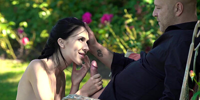Sensual babe Alyssa Bounty outdoor pounded before facial
