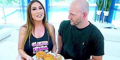 Jonni Darkko, Brian Omally - Glazing Kianna Dior