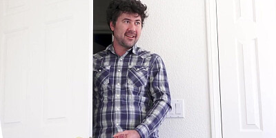 Stepbro is going to bang her from behind to get her off