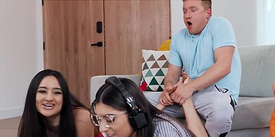 Naughty Eliza Ibarra Offers Van Her Juicy Pussy While His Girlfriend Plays Her Game