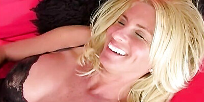 Smiling Shelly's blonde scene