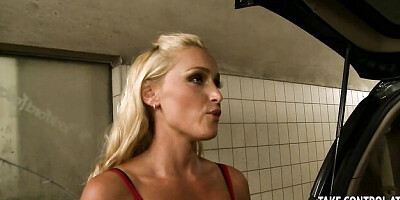 Amative Kathia Nobili's strapon video