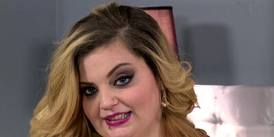 Sashaa's Bra Show - Sashaa Juggs - XLGirls