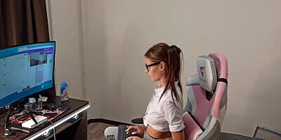 I cum on step sister's mouth