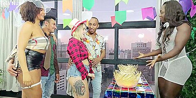 Sophie Stephanie Vem Colocar Lenha Nessa Duas Gostosas