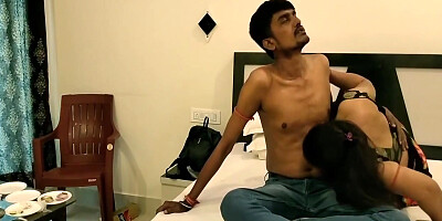 Indian Beautiful Milf Bhabhi Fucking For Money At Sea Beach Resort! 15 Min