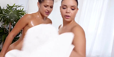 Juicy Lesbians Fingering Orgasm Hot Video