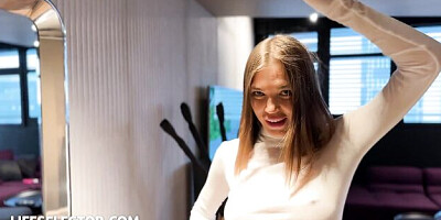 Sweet Julia Graff - POV action - Life Selector