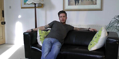 Adorable English chick fucks until she gets the creampie