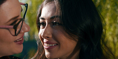 Horny babe gets to be sucked off by another mademoiselle