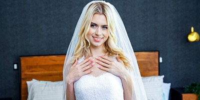 Skinny clip with wonderful Jill Kassidy from My BabySitters Club