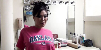 London's high heels clip