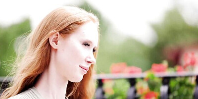 Watch divine Charli Dean and Lenina Crowne's scene