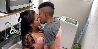 Pau Grande Fodendo Mulher Na Cozinha