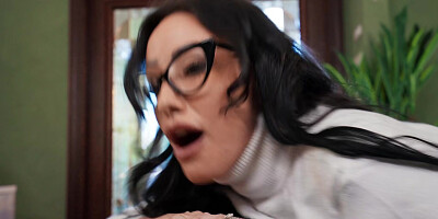 Jennifer White gets banged by Dickdealer Don doggystyle