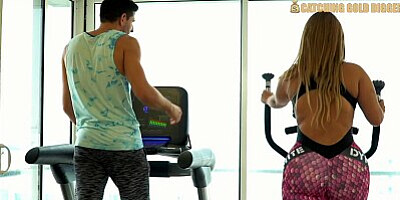 Venezuelan Big Booty Gold Digger Gets Fucked After A Gym Work Out