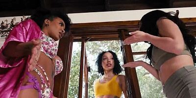 Some of the prettiest lezzies doing freaky stuff together