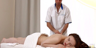 Viju Massage Salon Todays Customer 10 Min - Polly Yangs And Oliver Trunk