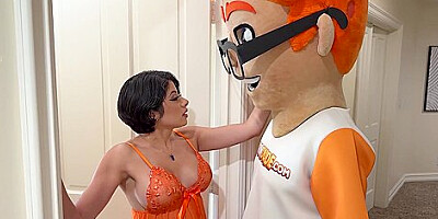 Noisy Neighbor Daya Dare Rides The Porndudes Big Dick During Kinky Casting Session!