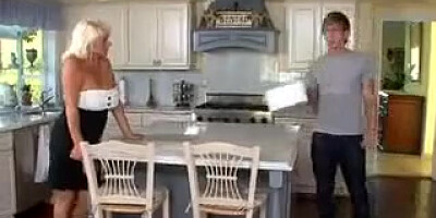 Mature and voluptuous girl a fine lover of young boys