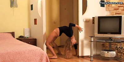 Alla's petite ballerina clip