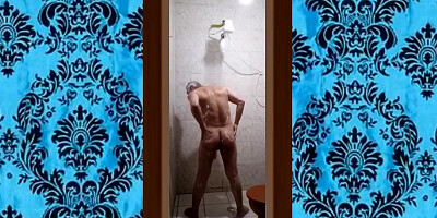 Meu Banho Gostoso Com o Pau Duro 013