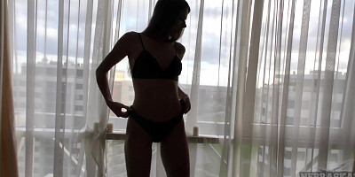 Evelina Shadow Dancing Striptease With Some Nice Closeups