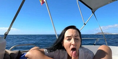 la ballade en bateau se termine en partie de cul