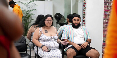 Having a wild FMF threesome inside the manicure place