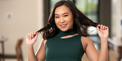 Serene Siren fucking Kimmy Kimm with her strap-on cock