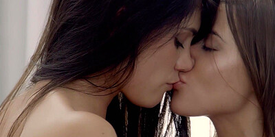 Gorgeous lesbians Sybil and Caprice make each other cum