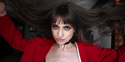 Skinny Ivy Rose reveals her hairy pussy