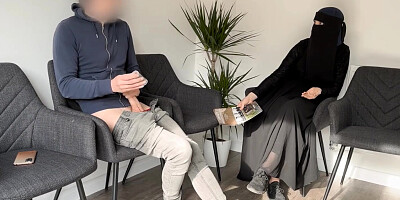 une musulmane se fait chopper dans la salle d attente