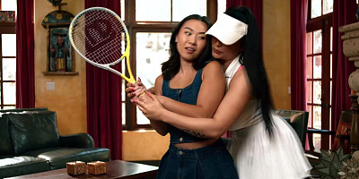 Romi Rain eventually catches on to Kimmy Kimms game