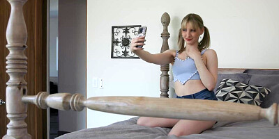 Cum addict stepdaughter Melody Marks wants to be creampied by her stepdad