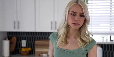 ...Now Its my turn to prank you!... Scarlett Hampton tells Stepbro - S3:E9