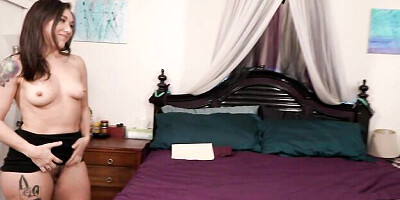 Sinn Sage and Alex De La Fior's fingering action by Sinn Sage