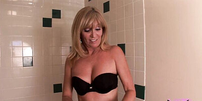 Blonde video with noble hustler from DreamGirls Members