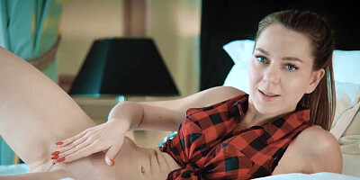 Sexual vixen opens her legs to get fucked with passion