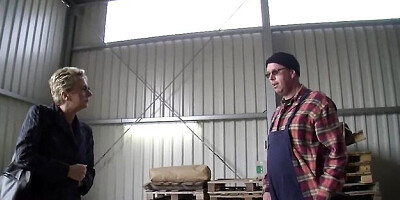 Watch come-hither loved one's action