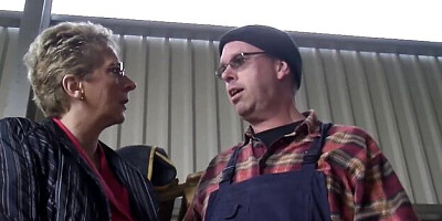 Watch come-hither loved one's action