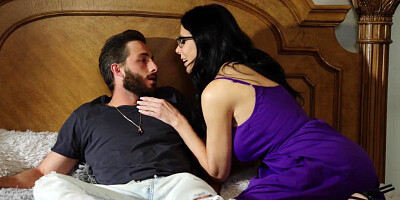 Amazing mature woman Reagan Foxx enjoying a hardcore pounding from Lucas Frost