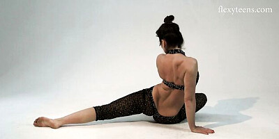 Stunning sweetie - fetish dirt - Flexy Teens