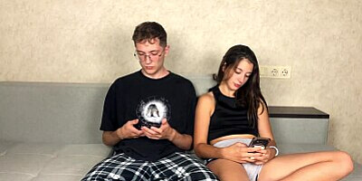 STEP BRO JERK OFF CLOSE TO STEP SISTER! I DIDN'T EXPECT HE HAS SUCH EXPERIENCED FINGERS! ORGASM