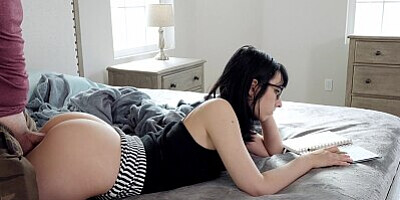 Obedient Stepsis Daphne Dare tells Stepbro, ...Its My Turn to Cum this Time... - S10:E7