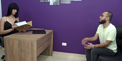 A businesswoman like Yenifer Chacon lives stressed, I didn't think my job was to relieve her sexual tension